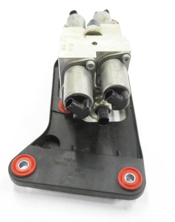 Thumbnail 3: 2011 BMW X5 (E70) 4.4L N63 TWIN TURBO - DYNAMIC DRIVE SUSPENSION VALVE BLOCK