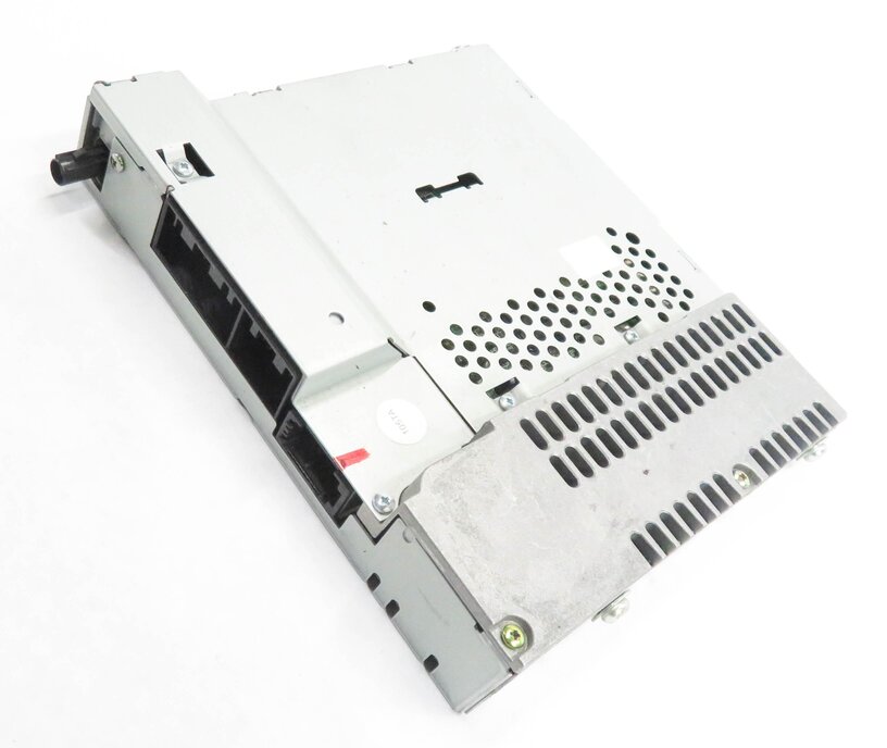 2005-2009 RANGE ROVER (L322) RADIO STEREO AM/FM (w/ REAR ENTERTAINMENT)