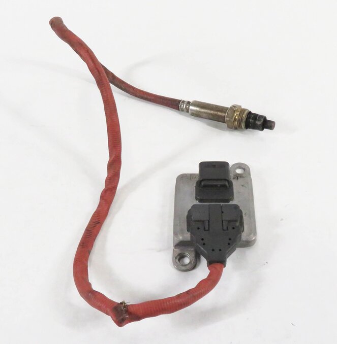 Thumbnail 3: 2010 BMW 335D (E90) 3.0L M57Y TURBO DIESEL - POST CAT NITROGEN OXIDE NOX SENSOR