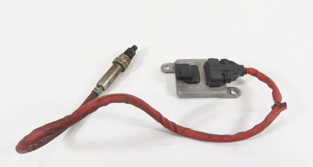 Thumbnail 4: 2010 BMW 335D (E90) 3.0L M57Y TURBO DIESEL - POST CAT NITROGEN OXIDE NOX SENSOR