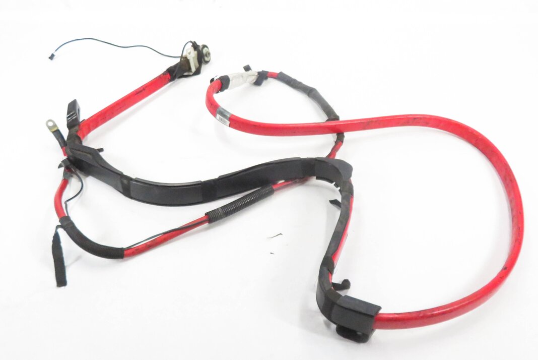 Thumbnail 2: 2007 BMW M6 (E63) POSITIVE BATTERY CABLE