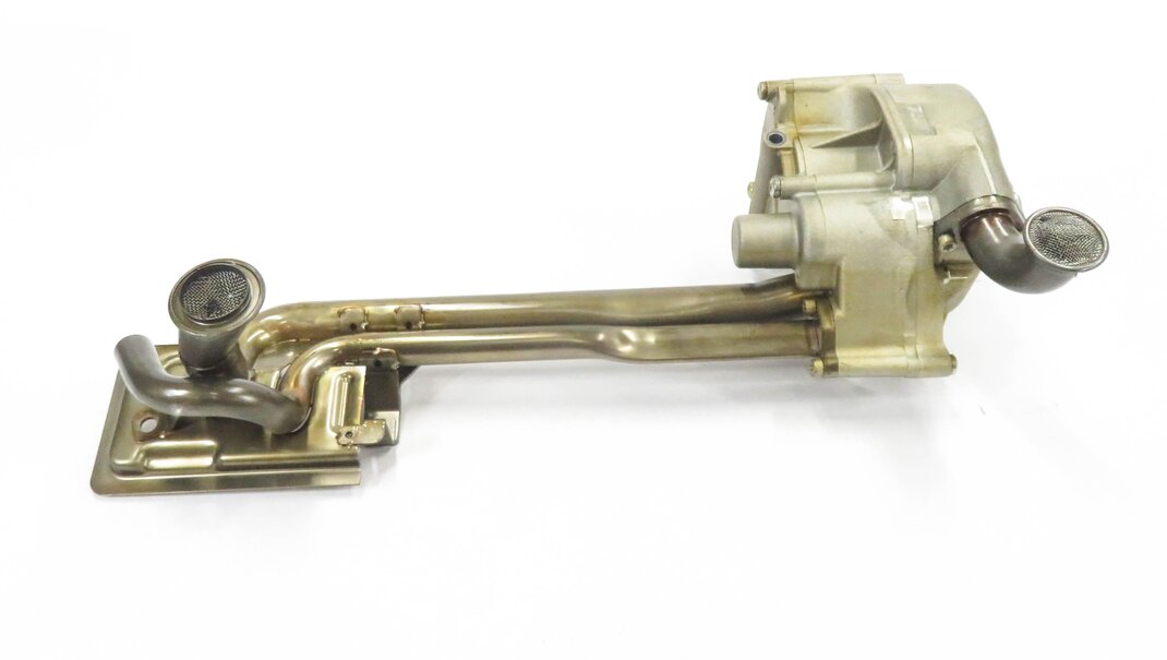 Thumbnail 2: 2007 BMW M6 (E63) ///M - 5.0L S85 V10 ENGINE - MOTOR OIL FLUID PUMP w/ PICKUP