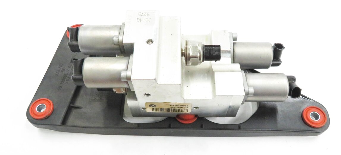 Thumbnail 4: 2011 BMW X5 (E70) 4.4L N63 TWIN TURBO DYNAMIC DRIVE SUSPENSION VALVE BLOCK