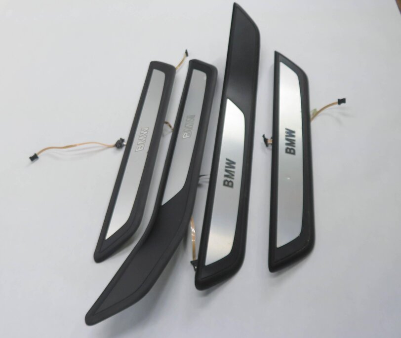 Thumbnail 3: 2011 BMW 750i (F01) DOOR SILL TRIM SET-4 (LIGHT UP)