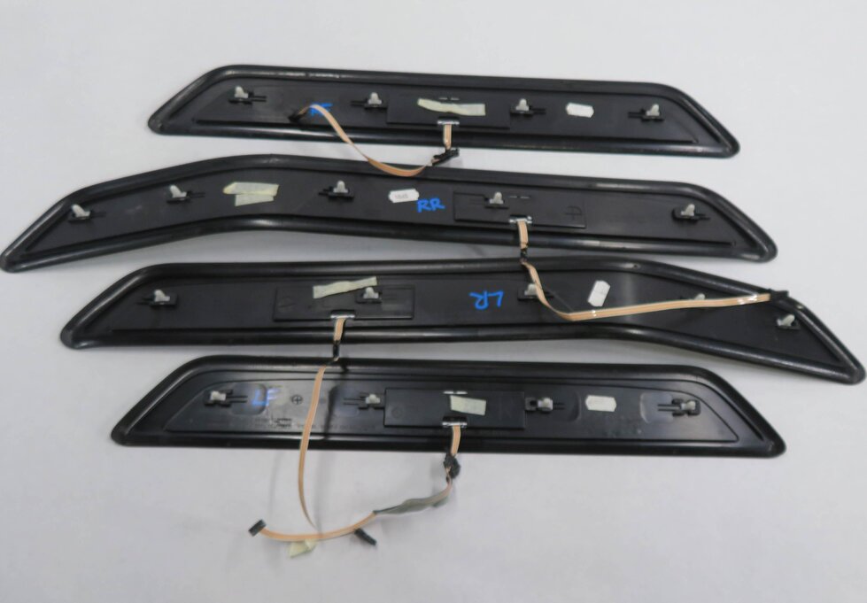 Thumbnail 4: 2011 BMW 750i (F01) DOOR SILL TRIM SET-4 (LIGHT UP)