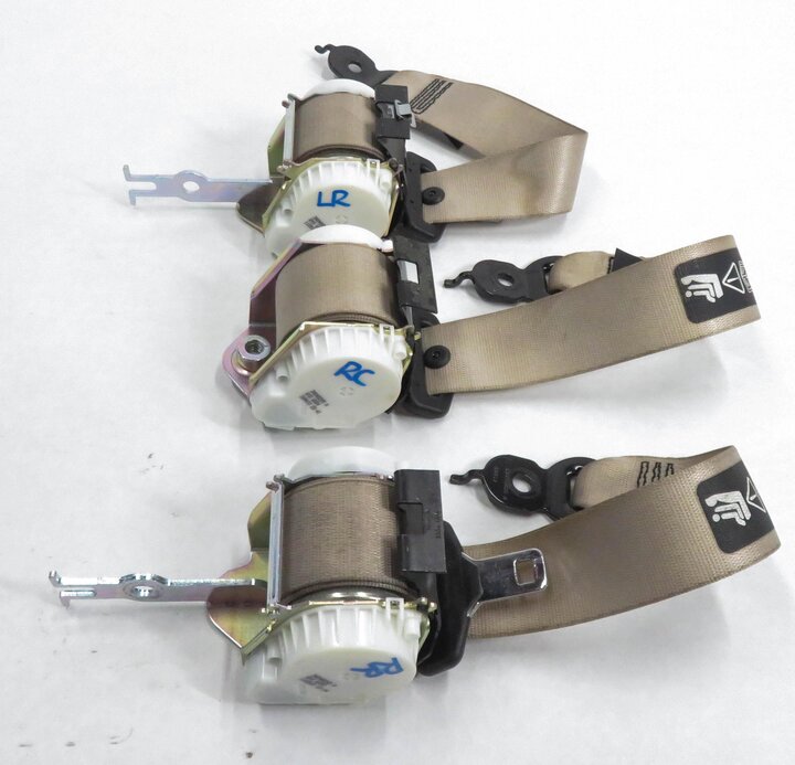 Thumbnail 3: 2011 BMW 750i (F01) REAR SEAT SEATBELT RETRACTOR SET-3 (OYSTER)