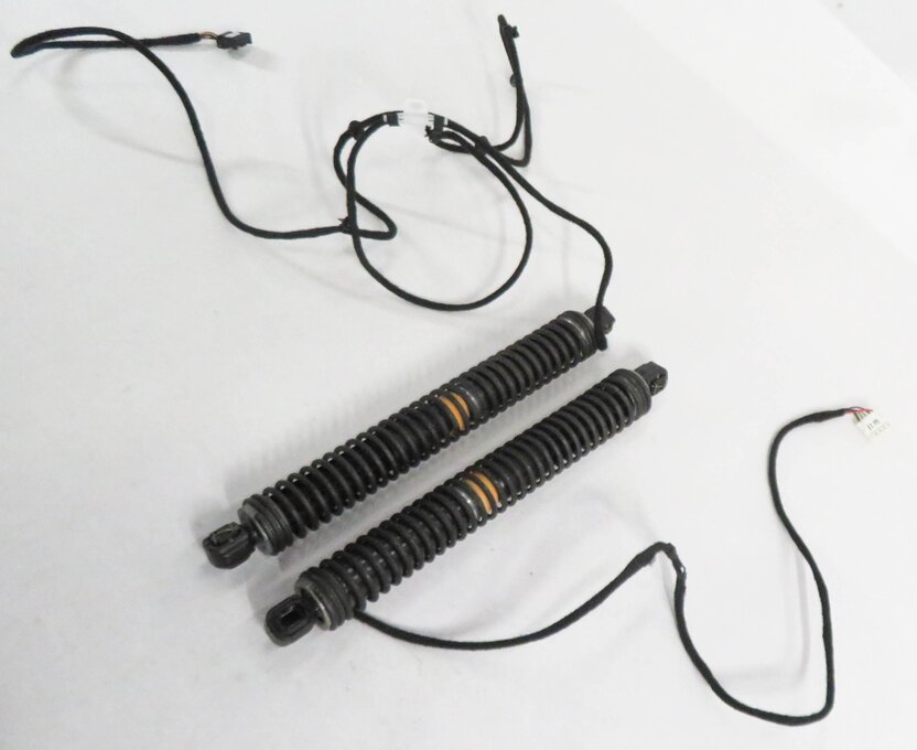 2011 BMW 750i (F01) REAR LEFT & RIGHT TRUNK SHOCK STRUT SET-2
