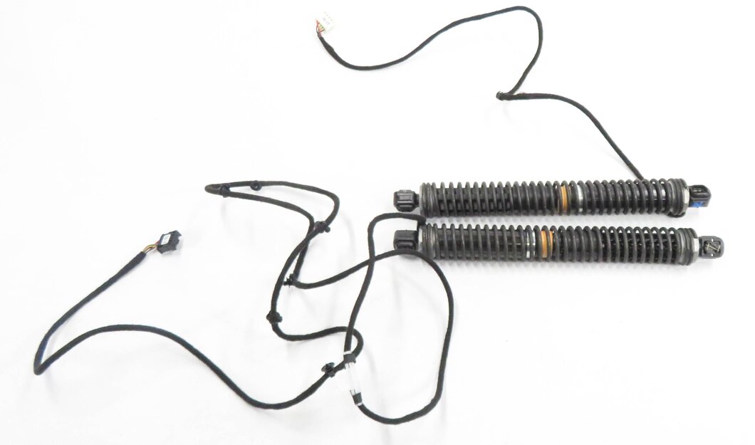 Thumbnail 3: 2011 BMW 750i (F01) REAR LEFT & RIGHT TRUNK SHOCK STRUT SET-2