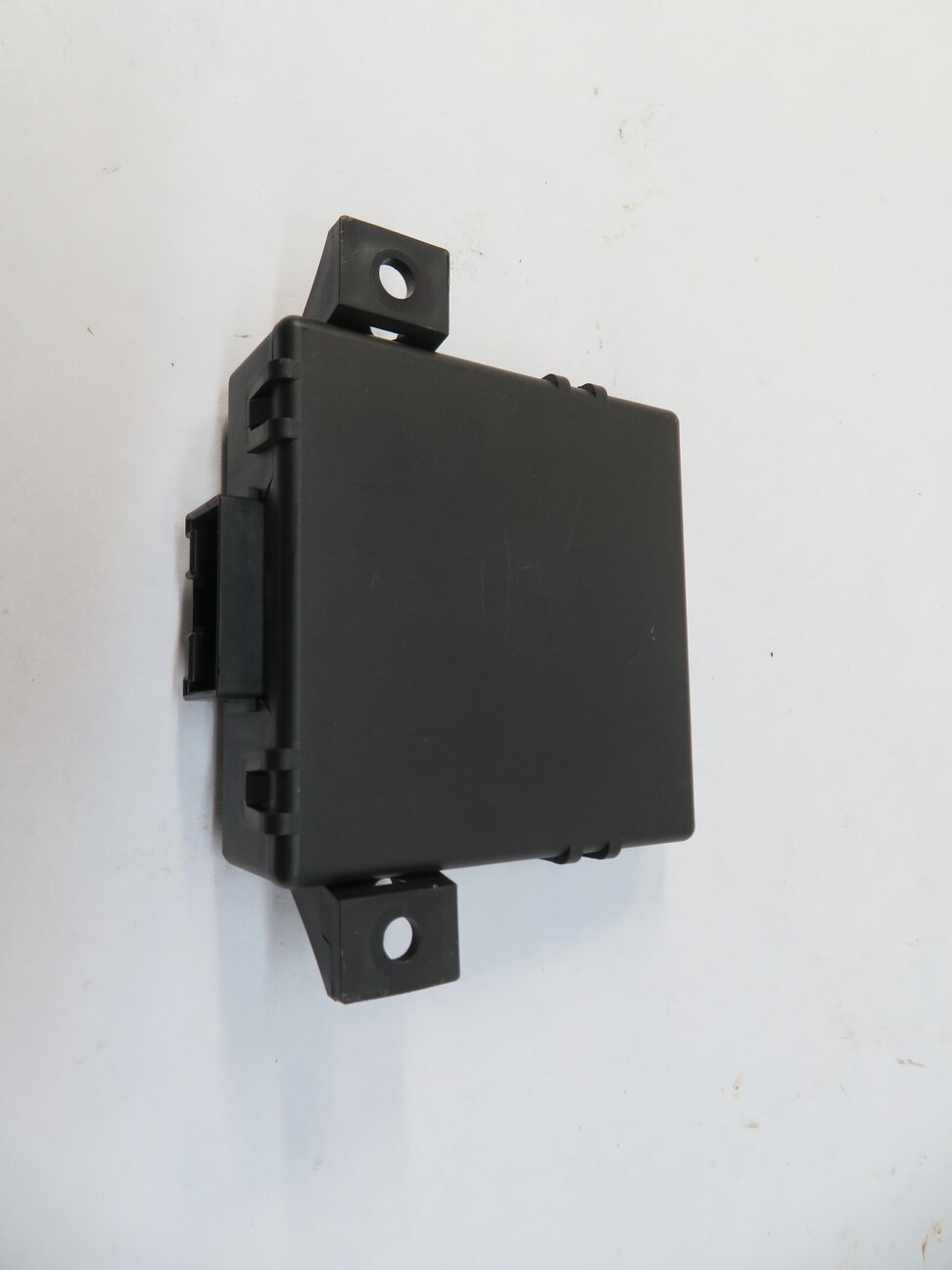 Thumbnail 3: 2011 AUDI A5 S5 (B8 8T) CENTRAL GATEWAY CONTROL MODULE