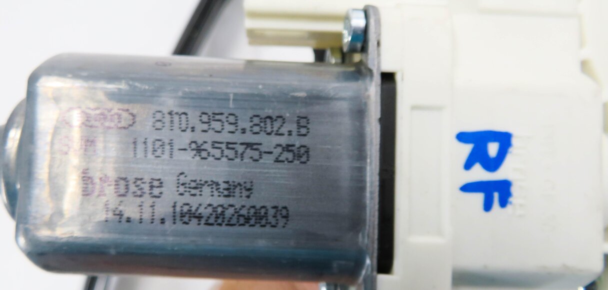 Thumbnail 4: 2011 AUDI A5 (B8 8T) RIGHT FRONT WINDOW REGULATOR w/ MOTOR