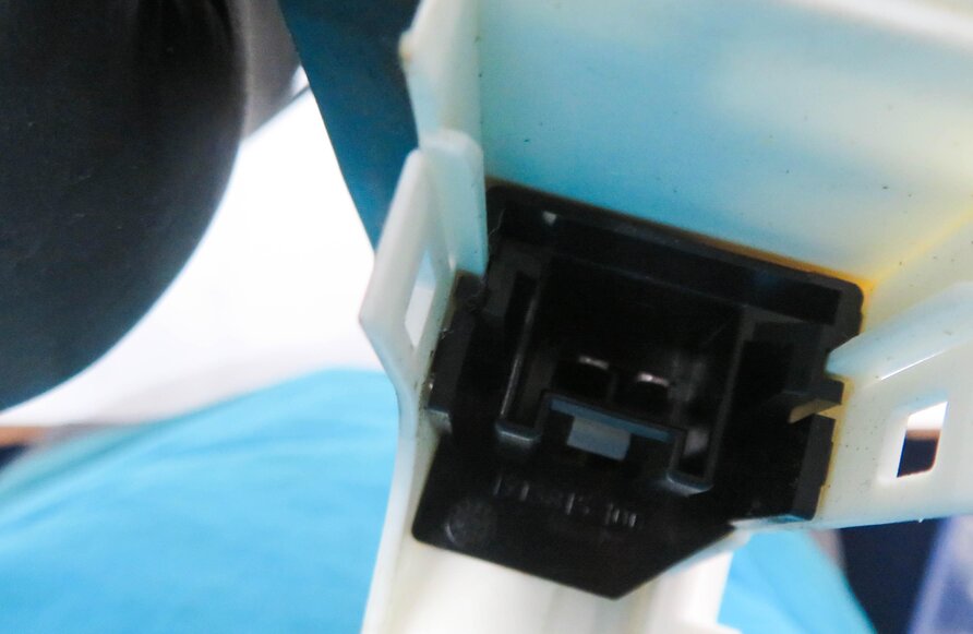 Thumbnail 5: 2011 AUDI A5 (B8 8T) RIGHT FRONT WINDOW REGULATOR w/ MOTOR