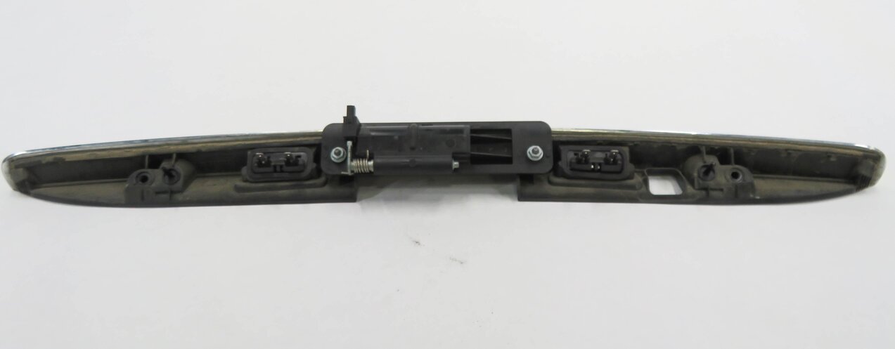 Thumbnail 6: 2007 MERCEDES ML350 (W164) REAR TRUNK RELEASE HANDLE LICENSE LIGHT PANEL