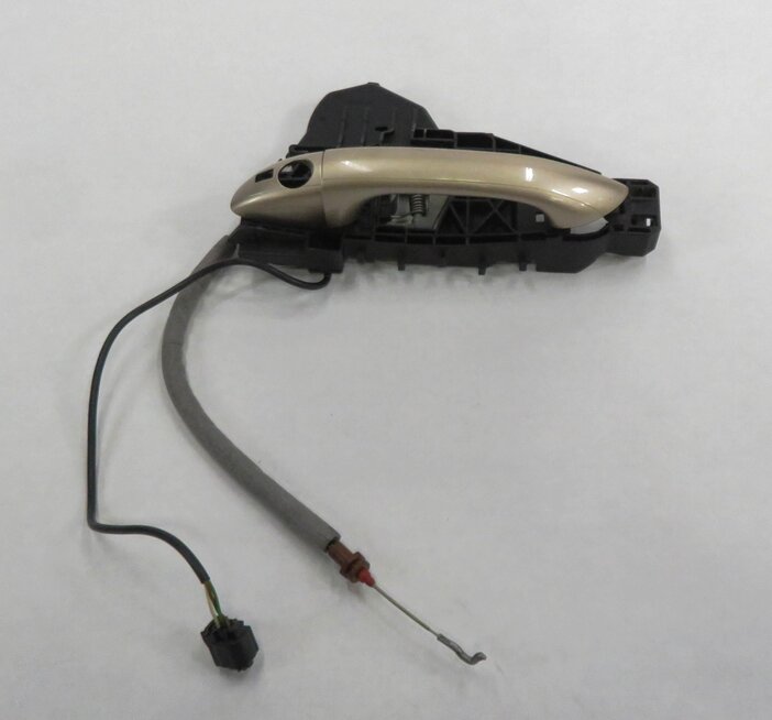 Thumbnail 4: 2007 MERCEDES BENZ ML350 (W164) LEFT FRONT DRIVER EXTERIOR DOOR HANDLE (BEIGE)