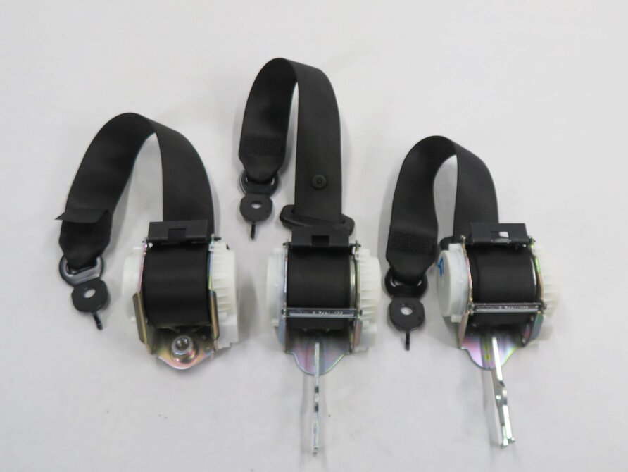 Thumbnail 4: 2012 BMW 528i (F10) REAR - LEFT / CENTER / RIGHT SEATBELT RETRACTOR SET (BLACK)