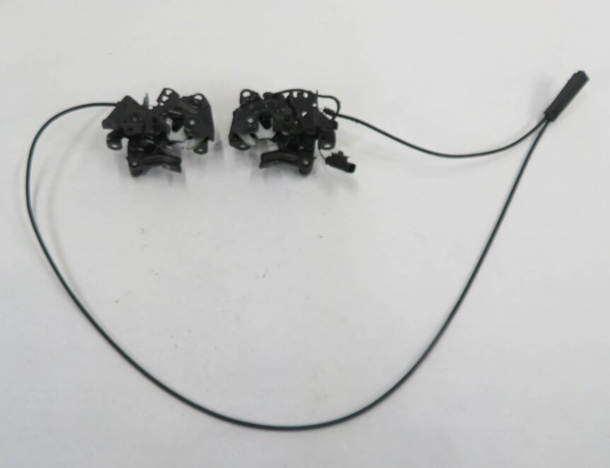Thumbnail 4: 2012 BMW 528i (F10) FRONT LEFT & RIGHT LOWER HOOD LOCK LATCH SET-2