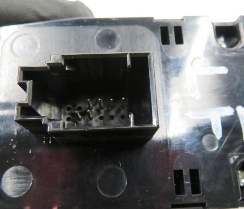 Thumbnail 6: 10-19 BMW 528i 535i 550i 650i M5 M6 X3 (F10 F12 F25) DRIVER P-FOLD WINDOW SWITCH