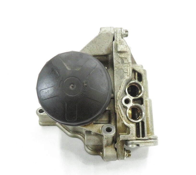 Thumbnail 3: 2013 BMW 535i (F10) 3.0L N55 ENGINE - MOTOR OIL FLUID FILTER HOUSING w/ CAP