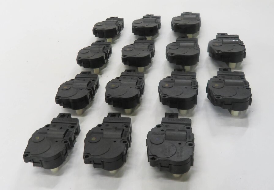 Thumbnail 4: 2012 BMW 740i (F01) HEATER A/C AIR BOX BLEND DOOR SERVO ACTUATOR MOTOR SET-14