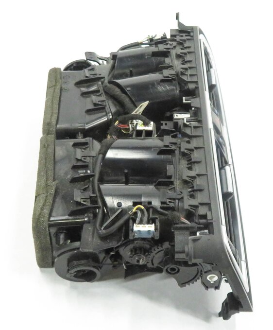 Thumbnail 3: 2012 BMW 740i (F01) FRONT CENTER DASH HEATER A/C AIR VENT w/ HAZARD & LOCK
