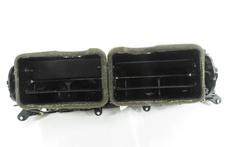 Thumbnail 4: 2012 BMW 740i (F01) FRONT CENTER DASH HEATER A/C AIR VENT w/ HAZARD & LOCK