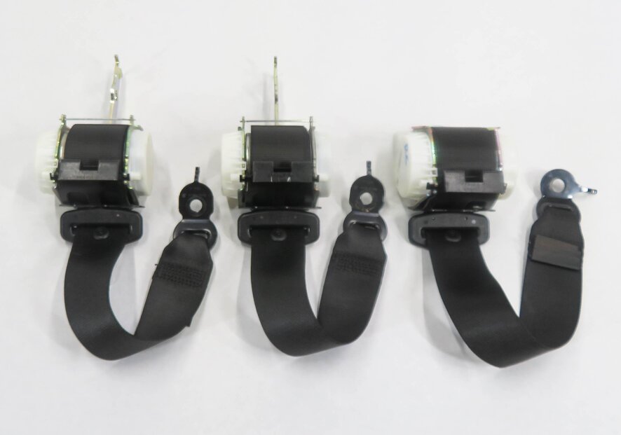 Thumbnail 2: 2012 BMW 740i (F01) REAR SEATBELT BUCKLE RETRACTOR SET-3 (BLACK)