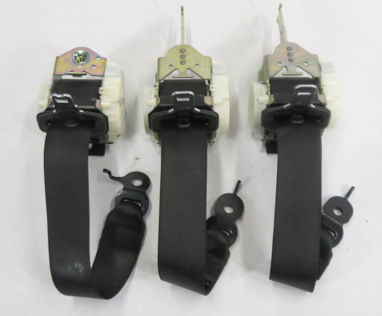 Thumbnail 5: 2012 BMW 740i (F01) REAR SEATBELT BUCKLE RETRACTOR SET-3 (BLACK)