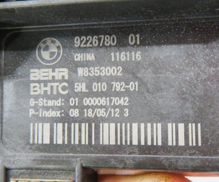 Thumbnail 6: 2012 BMW 740i (F01) FRONT HEATER A/C BLOWER FAN MOTOR SPEED RESISTOR