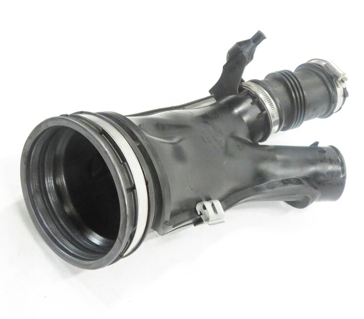 2012 BMW 740i (F01) 3.0L N54 TWIN TURBO ENGINE - AIR CLEANER OUTLET DUCT PIPE
