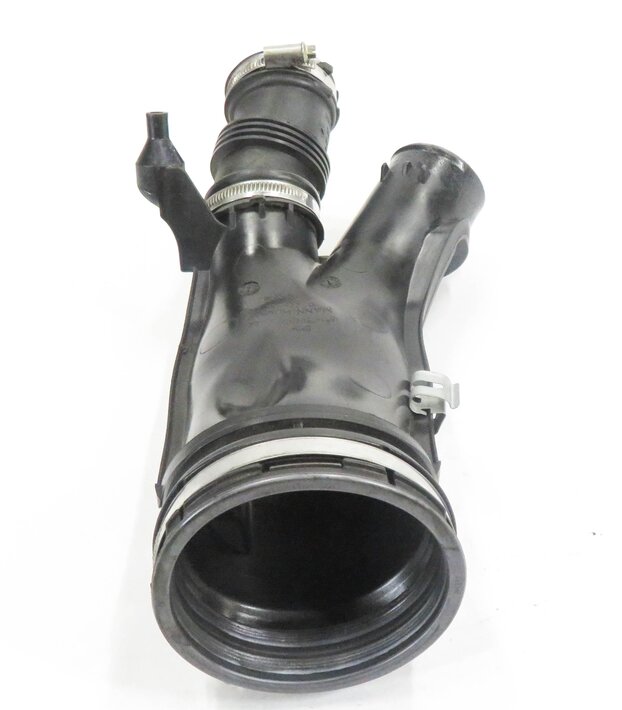 Thumbnail 2: 2012 BMW 740i (F01) 3.0L N54 TWIN TURBO ENGINE - AIR CLEANER OUTLET DUCT PIPE