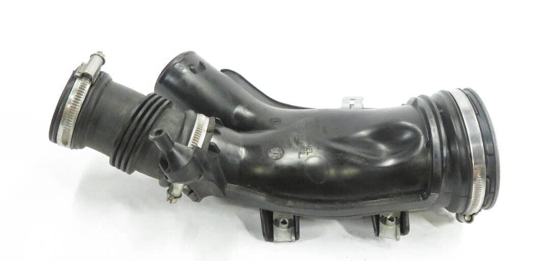 Thumbnail 3: 2012 BMW 740i (F01) 3.0L N54 TWIN TURBO ENGINE - AIR CLEANER OUTLET DUCT PIPE