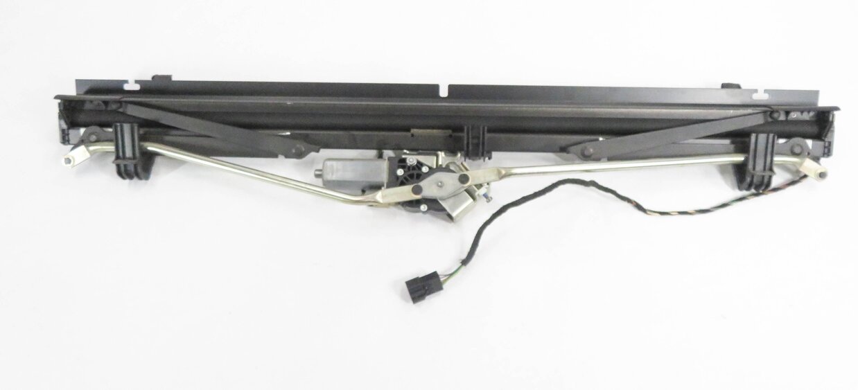 Thumbnail 2: 2011 MERCEDES BENZ E550 (C207) COUPE - REAR BACK GLASS SUNSHADE w/ MOTOR