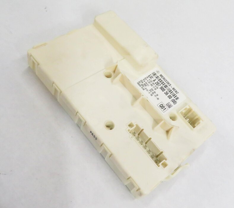 2010-2011 MERCEDES BENZ E350 E550 (C207) COUPE - QUARTER WINDOW CONTROL MODULE