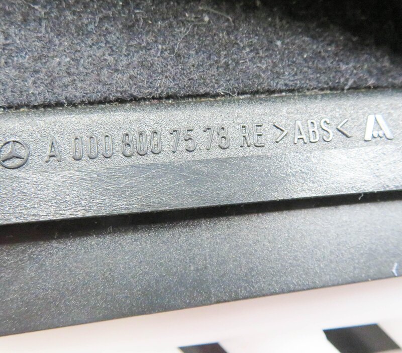 Thumbnail 7: 2011 MERCEDES E550 (C207) COUPE RIGHT FRONT PASSENGER SEAT LUMBAR SWITCH (BLACK)