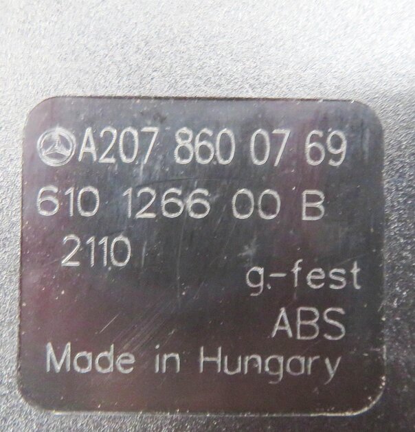 Thumbnail 6: 2011 MERCEDES E550 (C207) COUPE - REAR SEATBELT BUCKLE RECEIVER SET-2 (BLACK)