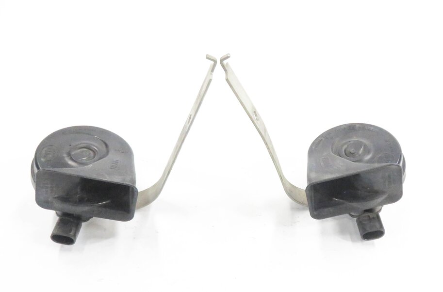 Thumbnail 2: 2007-2011 BMW X5 X6 (E70 E71) HIGH & LOW TONE NOTE EMERGENCY SAFETY HORN SET (2)
