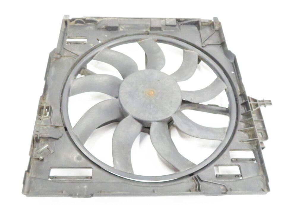 Thumbnail 4: 2009-2014 BMW X5 X6 (E70 E71) - 3.0L TURBO / 3.0L DIESEL COOLING FAN 850 WATT
