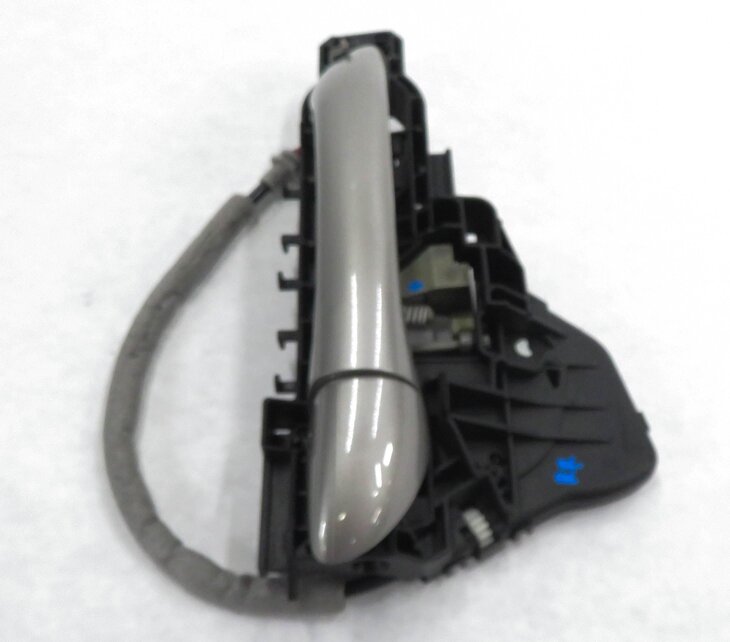 Thumbnail 3: 2006 MERCEDES ML350 (W164) RIGHT REAR EXTERIOR DOOR HANDLE (CUBANITE SILVER)