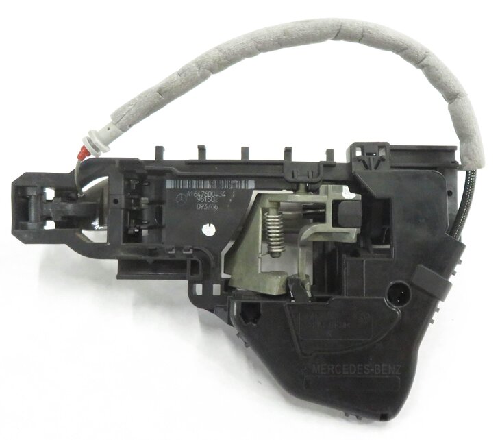 Thumbnail 5: 2006 MERCEDES ML350 (W164) RIGHT REAR EXTERIOR DOOR HANDLE (CUBANITE SILVER)