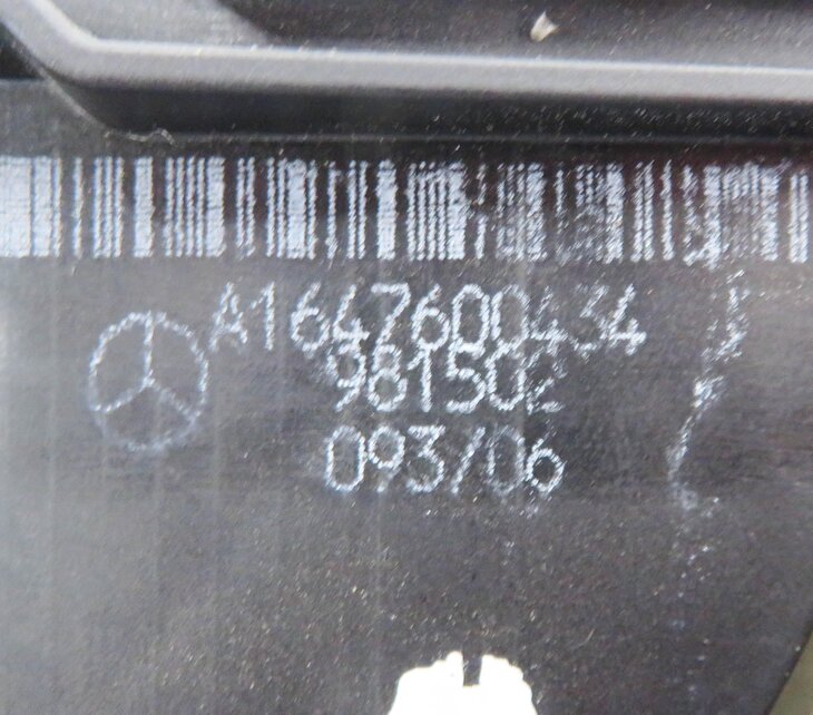Thumbnail 6: 2006 MERCEDES ML350 (W164) RIGHT REAR EXTERIOR DOOR HANDLE (CUBANITE SILVER)
