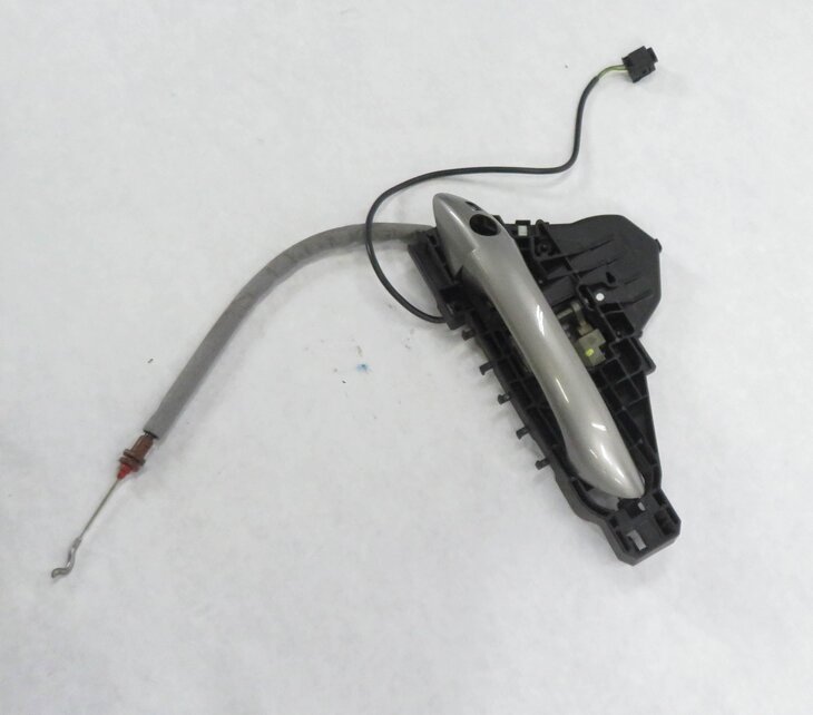 2006 MERCEDES ML350 (W164) LEFT FRONT EXTERIOR DOOR HANDLE (CUBANITE SILVER)