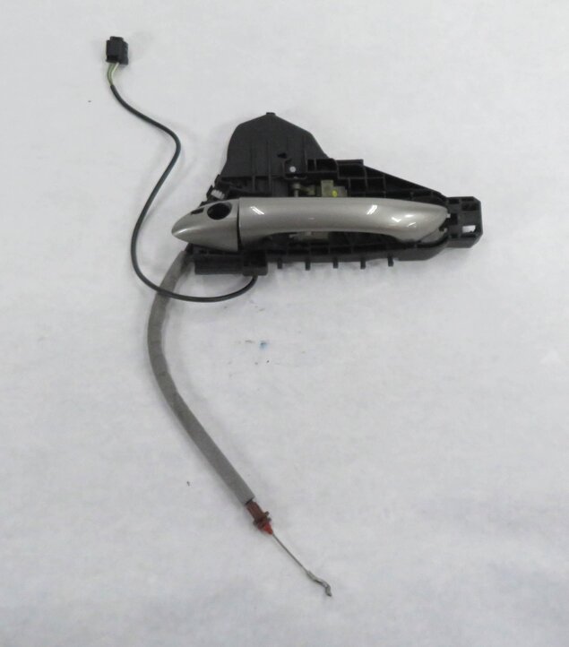 Thumbnail 2: 2006 MERCEDES ML350 (W164) LEFT FRONT EXTERIOR DOOR HANDLE (CUBANITE SILVER)