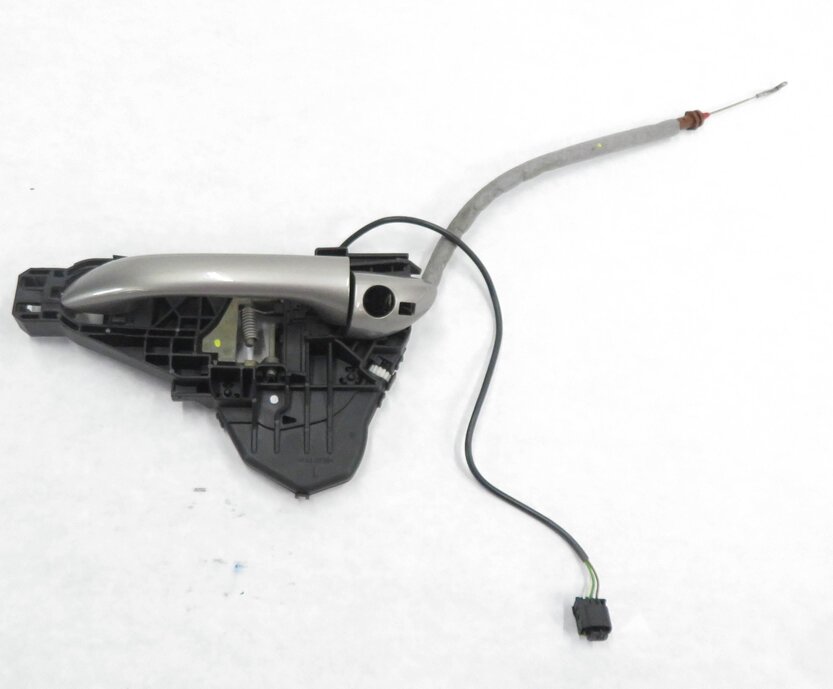 Thumbnail 4: 2006 MERCEDES ML350 (W164) LEFT FRONT EXTERIOR DOOR HANDLE (CUBANITE SILVER)