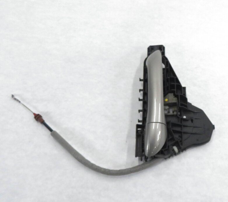 Thumbnail 3: 2006 MERCEDES ML350 (W164) RIGHT FRONT EXTERIOR DOOR HANDLE (CUBANITE SILVER)