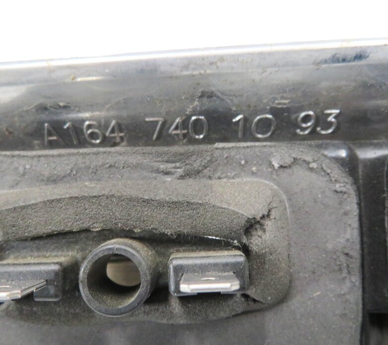 Thumbnail 7: 2006 MERCEDES BENZ ML350 (W164) REAR TRUNK RELEASE HANDLE w/ LICENSE LIGHTS
