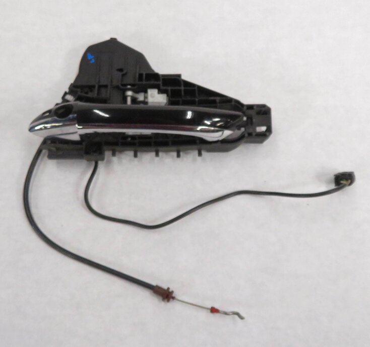 Thumbnail 2: 2008 MERCEDES ML350 (W164) LEFT FRONT DRIVER EXTERIOR DOOR HANDLE (BLACK 197U)