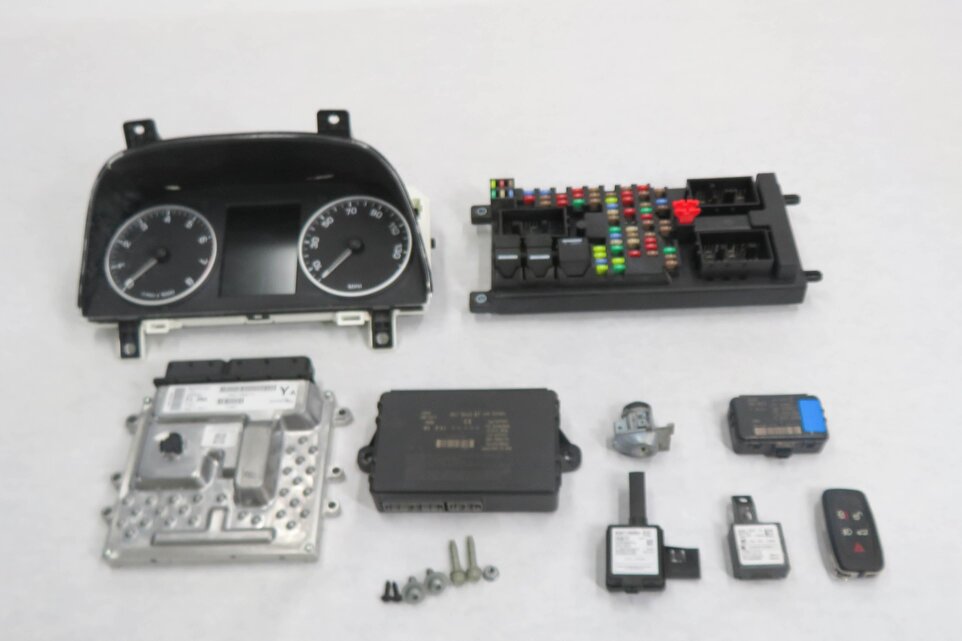 Thumbnail 3: 2011 LAND ROVER LR4 - 5.0L AJ133 ENGINE BODY FUSE BOX IMMOBILIZER MODULE KEY SET