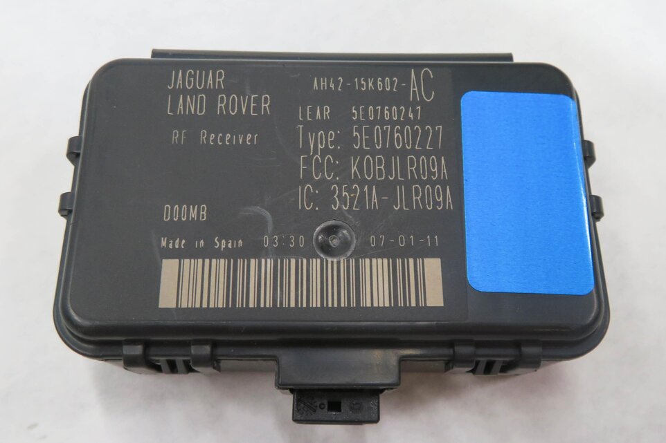 Thumbnail 5: 2011 LAND ROVER LR4 - 5.0L AJ133 ENGINE BODY FUSE BOX IMMOBILIZER MODULE KEY SET