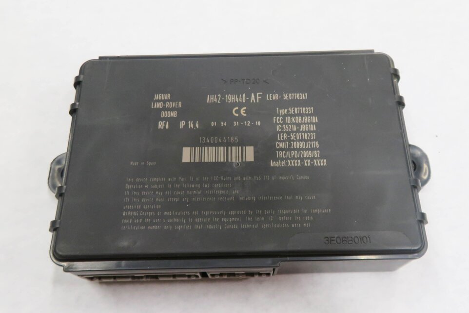 Thumbnail 8: 2011 LAND ROVER LR4 - 5.0L AJ133 ENGINE BODY FUSE BOX IMMOBILIZER MODULE KEY SET
