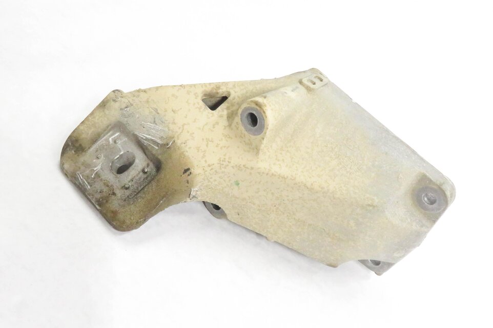2011 LAND ROVER LR4 - 5.0L AJ133 V8 MOTOR LEFT DRIVER SIDE ENGINE MOUNT BRACKET