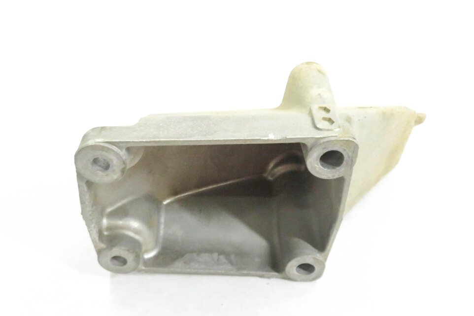 Thumbnail 4: 2011 LAND ROVER LR4 - 5.0L AJ133 V8 MOTOR LEFT DRIVER SIDE ENGINE MOUNT BRACKET